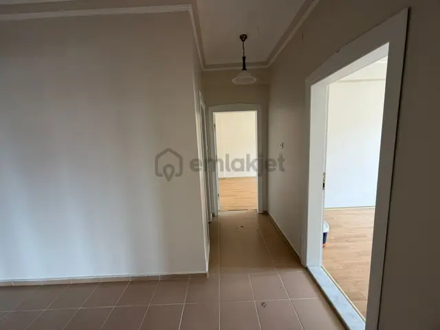 Beyhekim Mahallesi Şafak Cad. Ara Kat 3+1 Geniş Satılık Daire 3