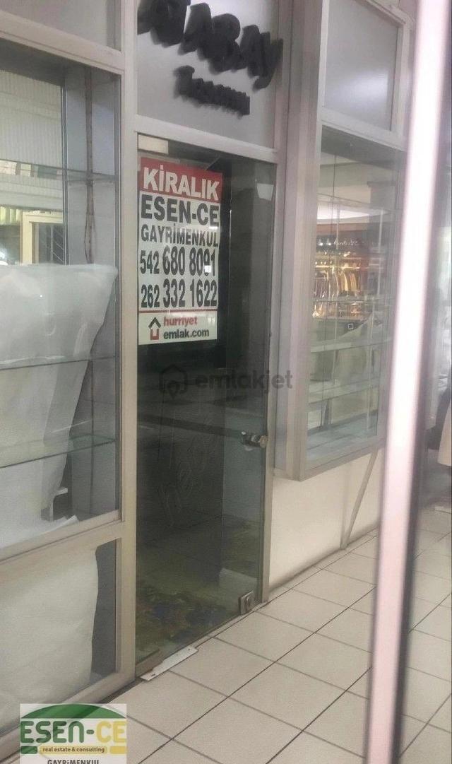 Esen-ce'den, Fethiye Cad. Karagöz İşhanı Girişinde Kiralık İşyeri 3