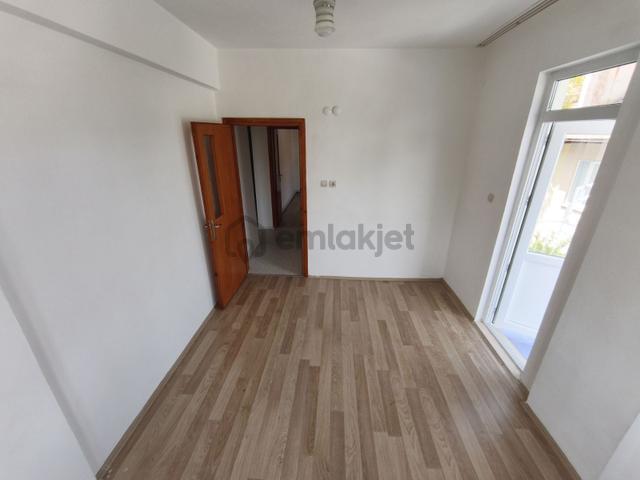 Han Gayrimenkul'den Satılık 2+1 Doğalgazlı Daire 2