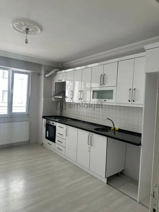 Adalet Gold Group Emlak'tan Bengiler Mahallesinde Kiralık Daire 3+1 135 M2 İçi Full Yapılı 1