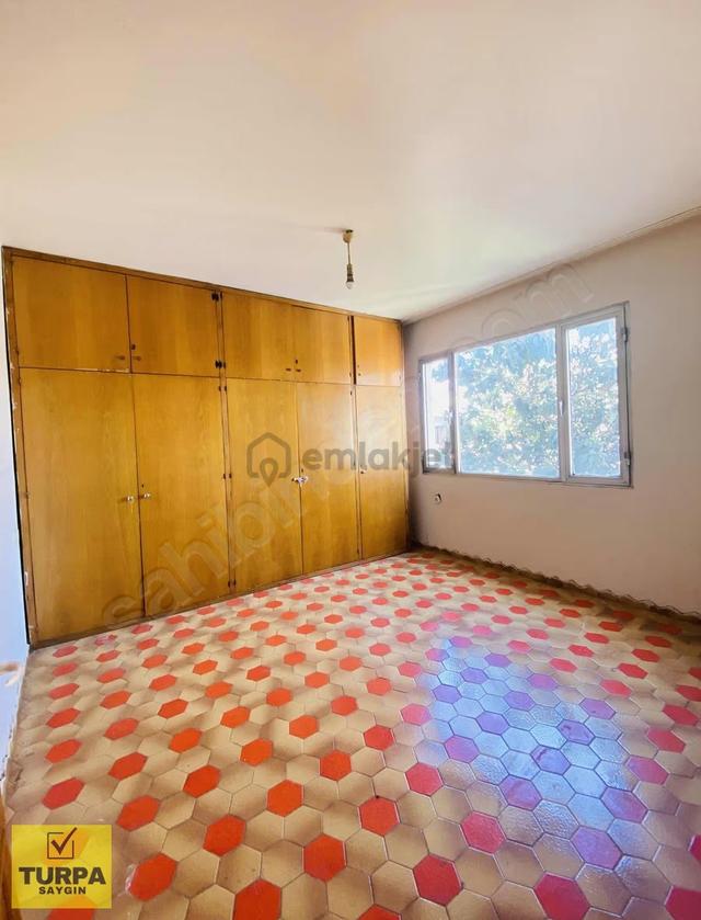 Bahar Mahallesinde Bozyaka Cadde Yakını Klasik Kiralık 2+1 3