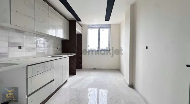 V.altıayak Mah. 2+1 Asansörlü Havuzlu Sıfır Daire
