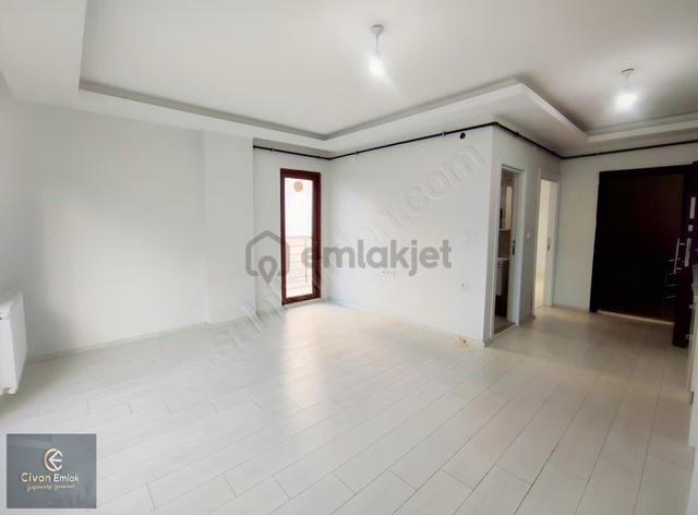 Civandan Kurupelit Tramvay Durağına Cephe Arakat 1+1 4