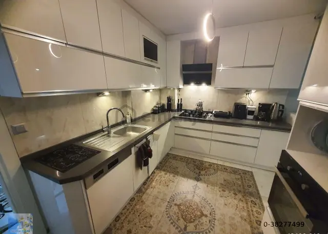 Atşehir Merkezi Konumda Özel Yapım Bakımlı Satılık 3+1 Daire 3