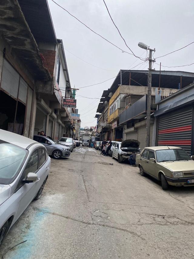 Karabağlar Sanayi İçinde 3 Katlı 250 M2 Kiralıkdükkan 3