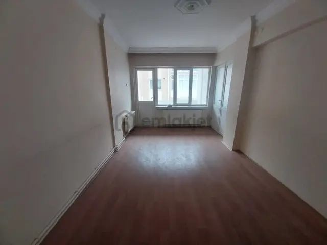 Işıklar Mah. Opera Ve Tramvay Yakını Kombili Kiralık 3+1 Daire 3