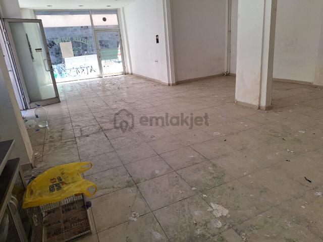 Pendik Çamçeşme Mahallesin'de Satılık E5 Yanı 100m2 Dükkan 3
