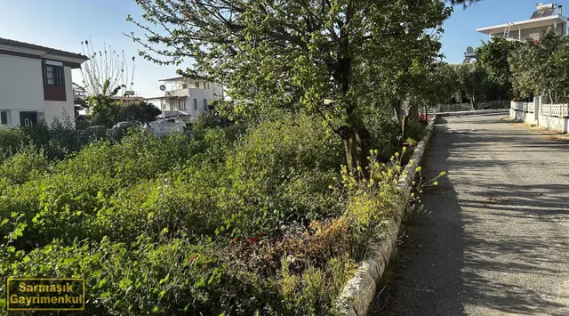 Kuşadası Soğucakta Deniz Manzaralı İki Parsel 5
