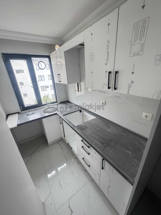 Çekmeköy Güngören Mahallesinde Ara Kat 2+1 Daire 3