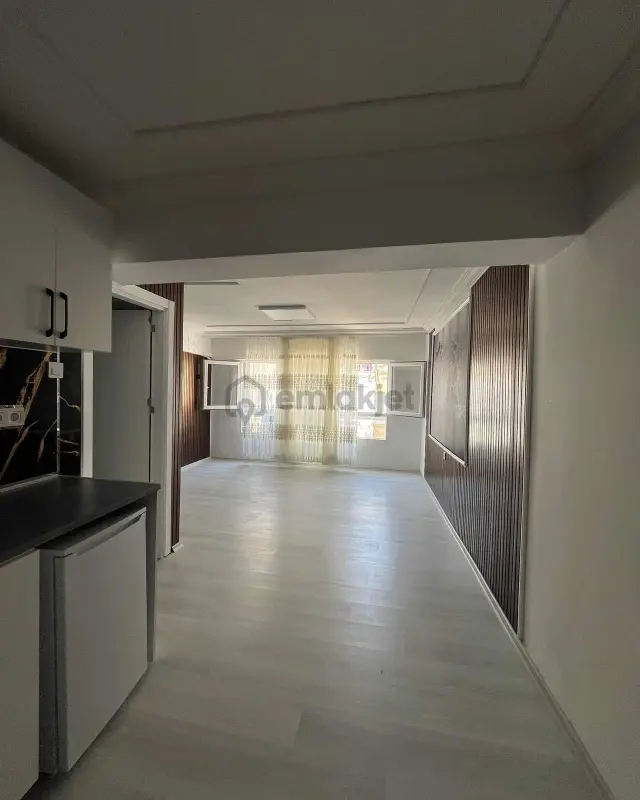 Karşıyaka'nın Kalbınde,iş Bankası Sokağı'nda 40m2 Ofis /daire 4