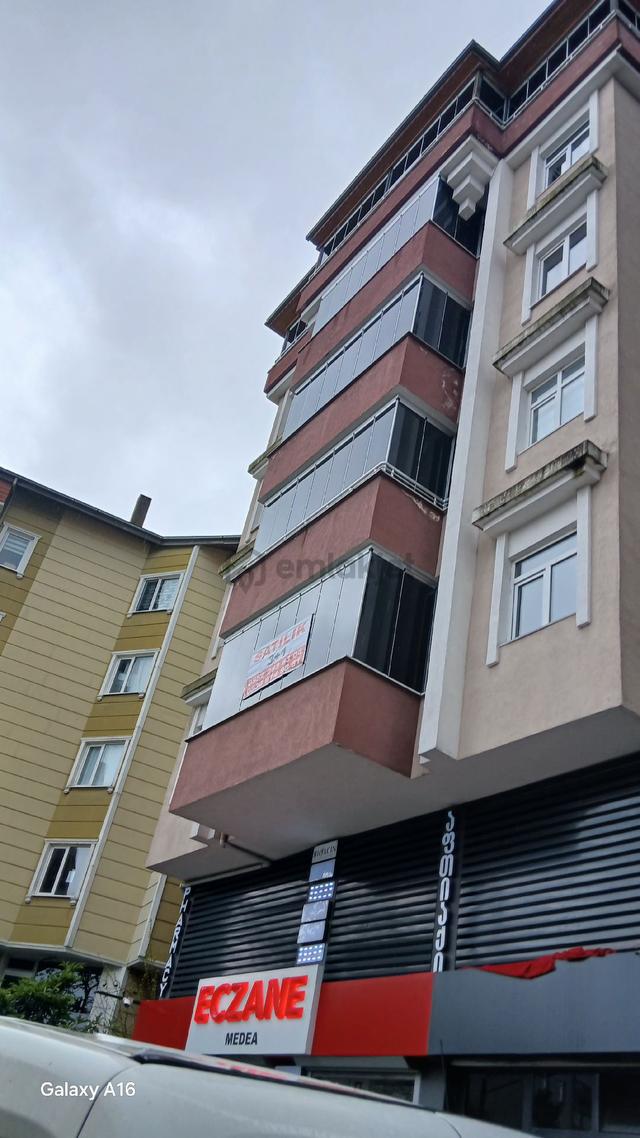 Hopa Kemalpaşa Da Çarşı İçinde 5