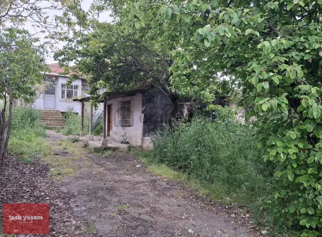 Tuzla Mimarsinanda Kullanımlı Arsa İçerisinde Mevcut Yapı 3