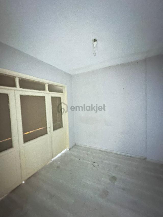 Gaziosmanpaşa Caddesinde Satılık Daire/ofis 3