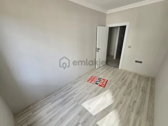 Adliye Yanında 2+1 Sıfır Daire -- Ara Katta -- Burcu Emlaktan 4