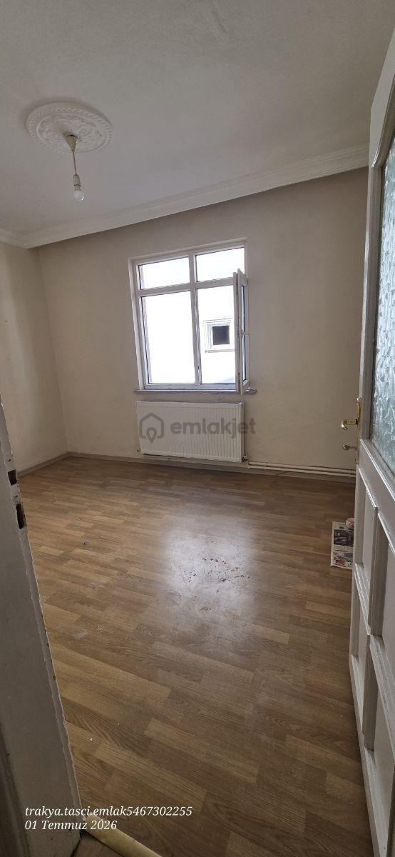 Kapaklı Gazi Ortaokulu Dibinde Kiralık 2+1 Daire 4
