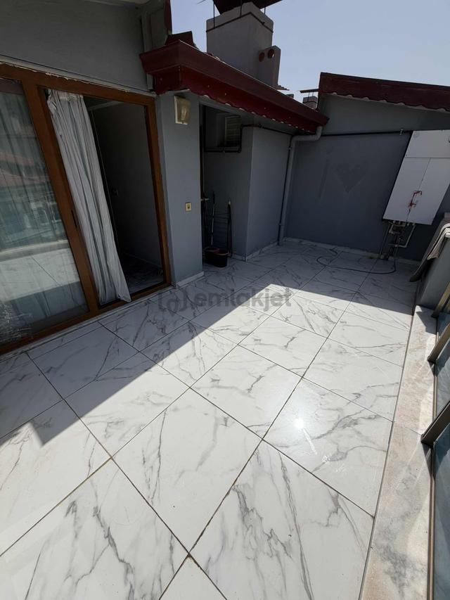 Üniversite Yakını Çatı Katı Geniş Teraslı 1+1 Eşyalı Kiralık Apt 5