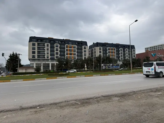 Gop Mah. Ayyıldız Konutları Satılık Geniş Dükkan 4