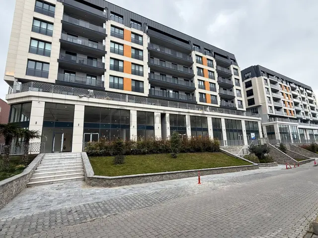 Gop Mah. Ayyıldız Konutları Satılık Geniş Dükkan 3