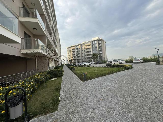 Torbalı Da Havuzlu Güvenlikli Sitede Satılık 1+1 Daire 4