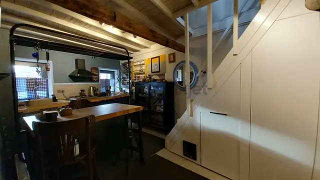 Ayvalık Merkez'de Deniz Manzaralı 2+1 Loft Tarzı Asma Katlı Rum Evi 3