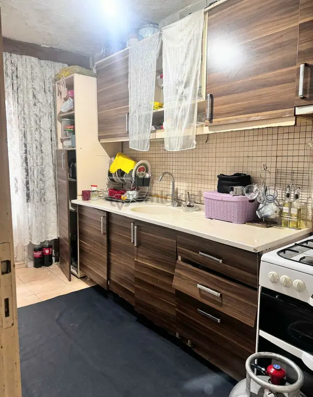 Altıparmak Hocahasanda 2+1.75m.2.kat.doğalgaz Sobalı Daire 1