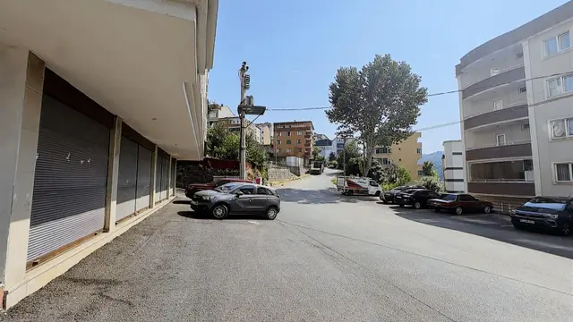 Kalkınma Mahallesi Merkezi Konumda Kiralık Depo 3