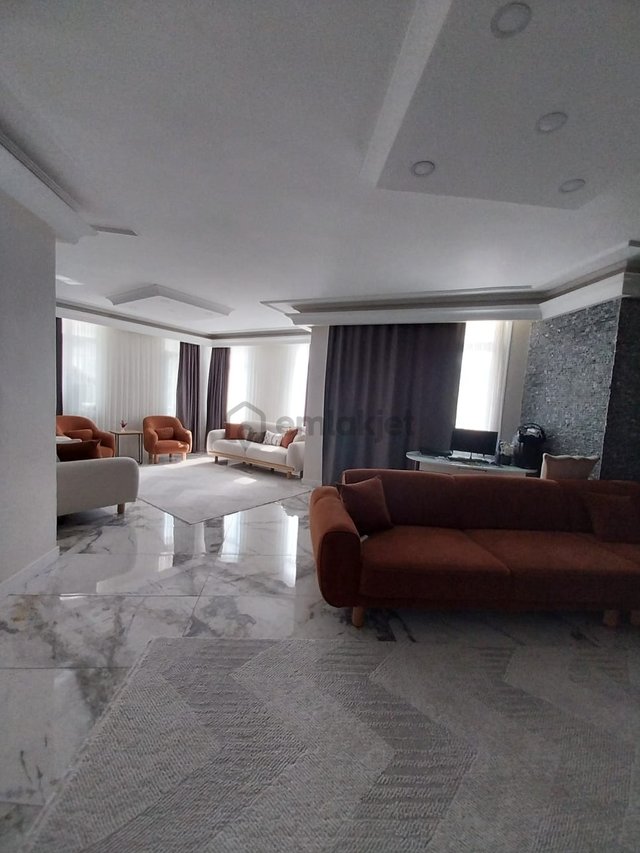 Kocaeli Gölcük İhsaniye Merkez Mahallesi Satılık 195 M² 3+1 Arakat Daire Kocaeli Gölcük İhsaniye Merkez Mahallesi Satılık 195 M² 3+1 Arakat Daire