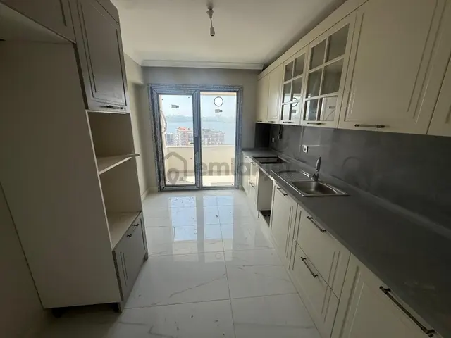 Barış'tan Site İçerisinde Göl-deniz Manzaralı Lüks 3+1 Daire 3