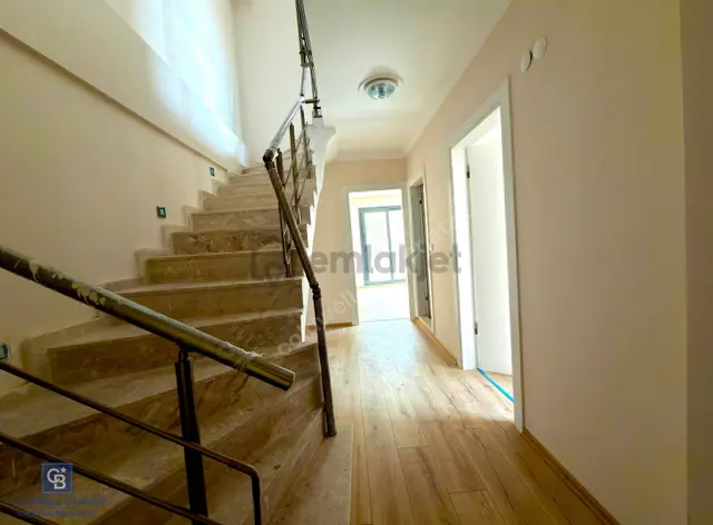 Foça Bağarasında 3+1 Dubleks | 3 Banyo | Mini Villa Konsepti 5