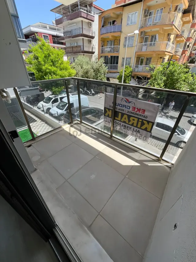 Kuşadası Merkezde Yeni Bina 2+1 Kiralık 3