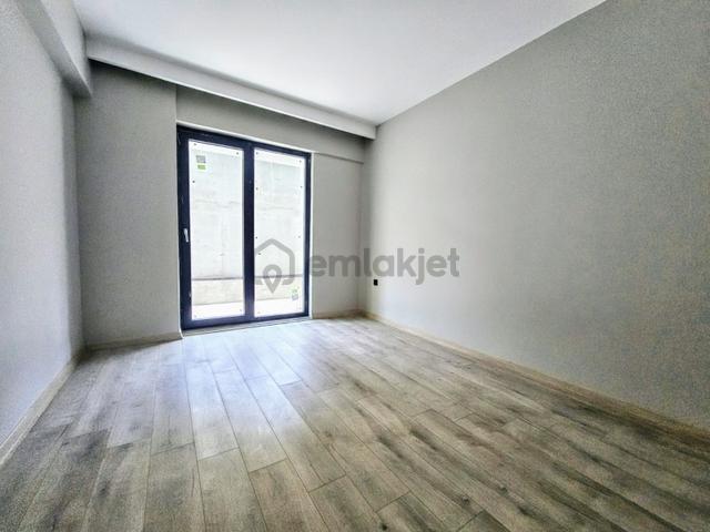 İhsaniye Cumhuriyet Mahallesi Satılık 3+1 Bahçe Katı Daire 5
