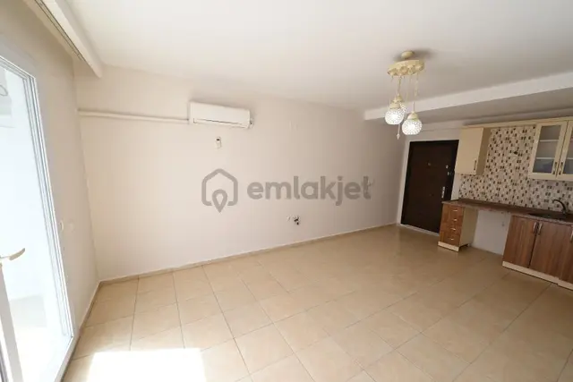 Üstünkent Gayrimenkul'den Çiftlikköy Kampüs Yanı Batı Cepheli Kiralık 1+1 4