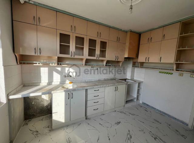 Öz Yıldız Emlak'tan Yayla Mahallesinde 3+1 Eşyasız Kiralık Daire 4