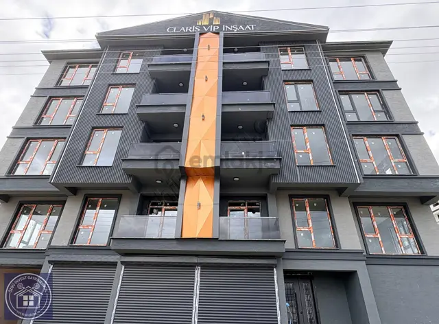 Özgü Gayrimenkul'den Zafertepe'de Manzaralı Ultra Lüks 2+1 Daire 4