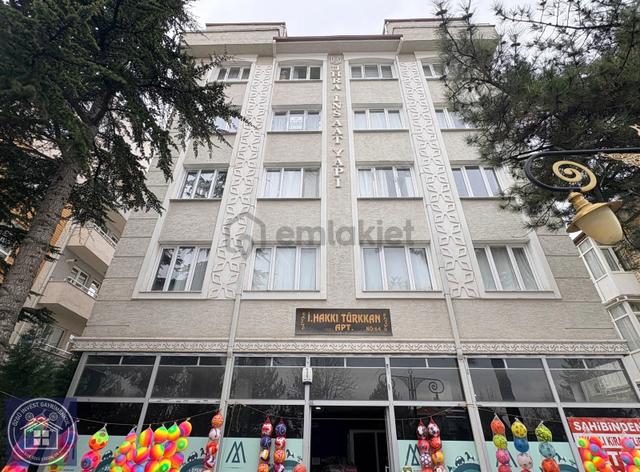 Özgü İnvest'ten F.s.m Bulvarında Arakat Eşyalı 1+1 Daire 3