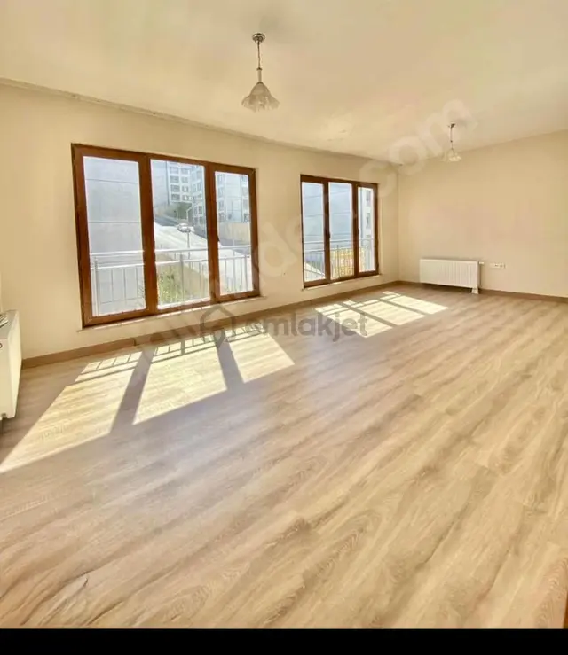 Akgedik Zeki Emlak'tan Yunusemre Toki Konutlarında 1. Etap'ta Kiralık 3+1 Ara Kat Daire 2