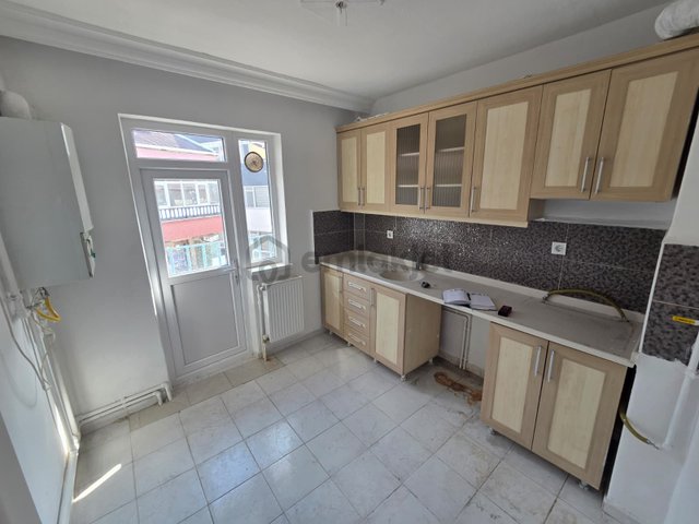 Etimesgut Belediyesi Karşısı Şehir Merkezinde Kiralık 2+1 Etimesgut Belediyesi Karşısı Şehir Merkezinde Kiralık 2+1