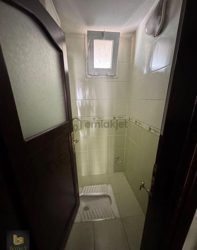 Buca Yeşilbağlar Mah. 3+1 196 M2 Kapalı Muftak Doğalgazlı Kiralık Daire