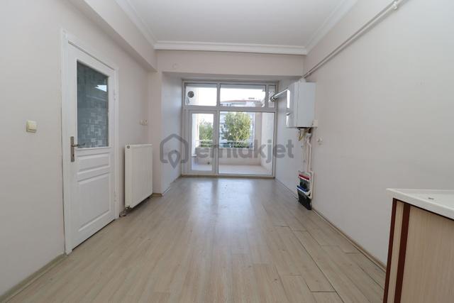 Selçuklu'da Ahi Mesut Bulvar Üzeri 4+1 Asansörlü Kiralık Daire 4