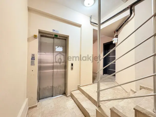 Mehmet Akif Ersoyda, Özel Kullanım Alanlı, Yeni Ve Modern 2+1 3