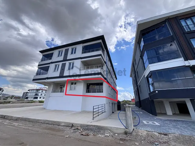 Çorum Fen Lisesi Bölgesinde 2+0 Kiralık Daire 1