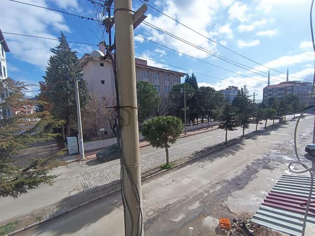Eşme Üçeylül'de, İşyeri + 4 Katlı (2+1) Satılık Komple Bina 4