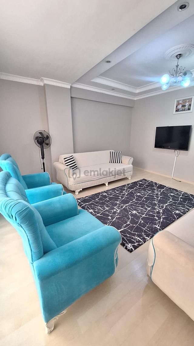 Esenyurt Merkezde Bahçeyolu Cad. Satılık Arakat Daire İskanlı 5