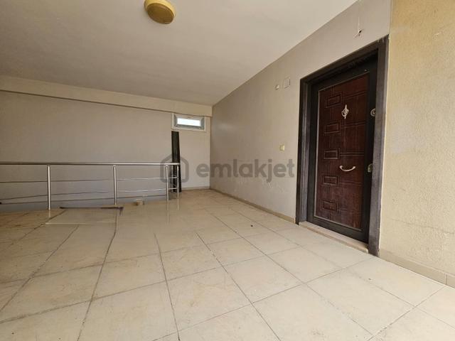 Mersin Yenişehir Çiftlikköyde Satılık 2+1 Ofis 4