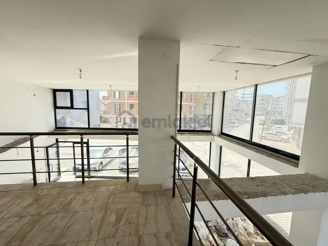 Mevlana Mh.caddeye Paralel Geniş Vitrinli Kiralık 300 M² İş Yeri 3
