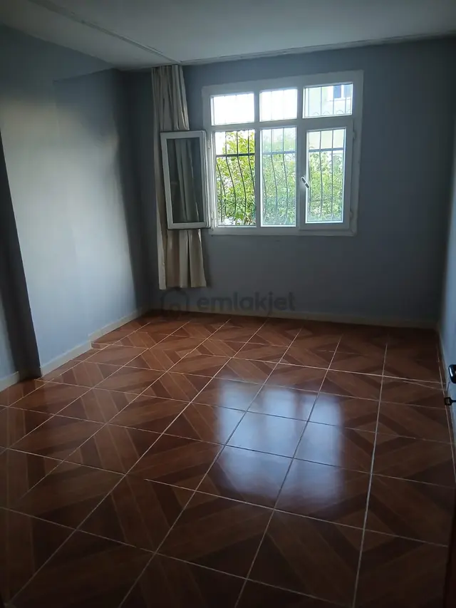 Adana Sarıçamda Kozan Yoluna Yakın 1+1 Kiralık Doğalgaz Sobalı Fırsat Daire 3