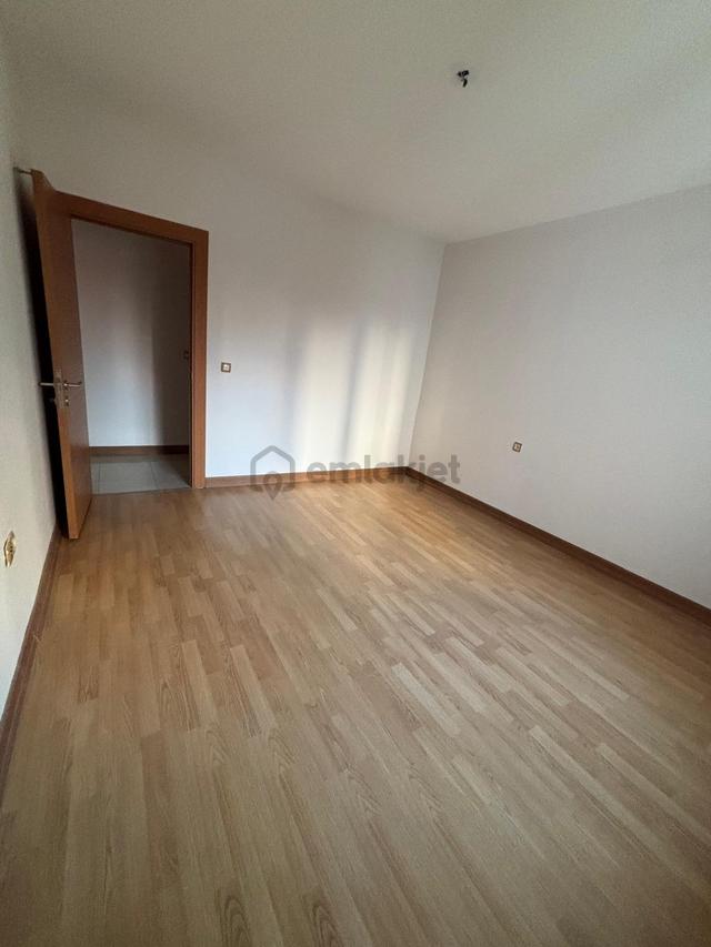 Emlak Konut'dan 2.etap Ara Kat 2+1 Yıllık Kiralık Daire 4
