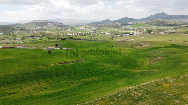 Tatlar Da Çit Mevkiinde Yol Kenarı Karapürçek Yakını Toki Yakını 5