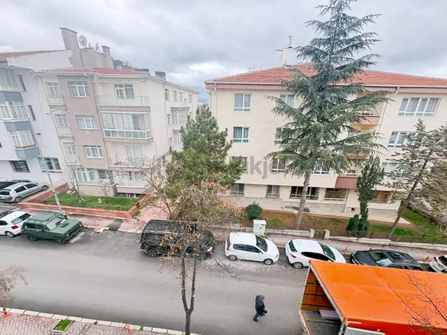 Göral Emlak Name Sok. Ön 3+1+2 Banyo Yeni Full Yapılı 3.kat Boş