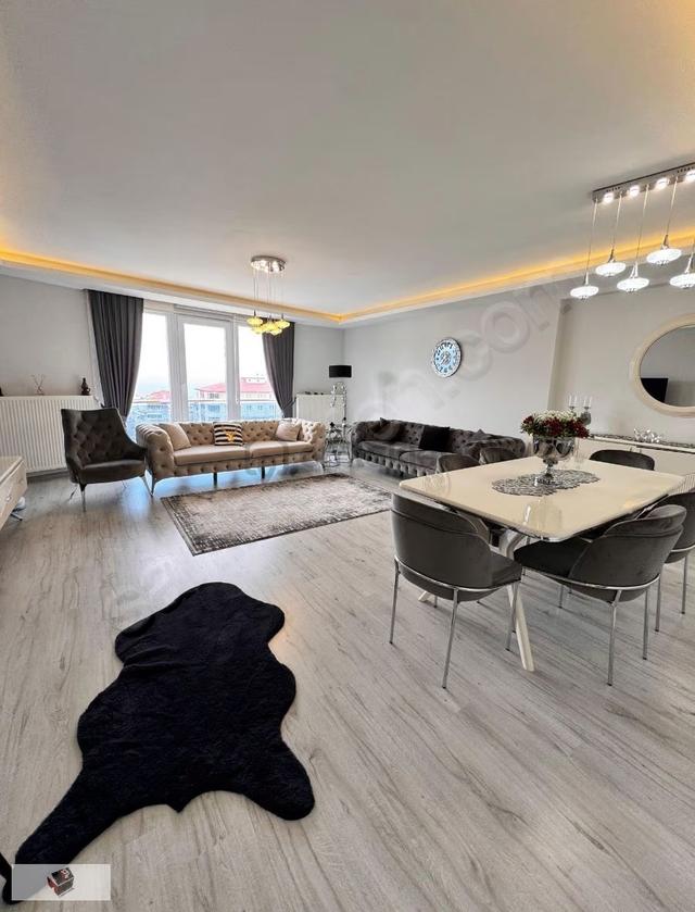 Umut Emlak'tan Yüzme Havuzlu 3+1 Satılık Daire 5